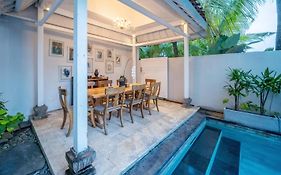Room & Vespa 4 - Central Seminyak Near Beach